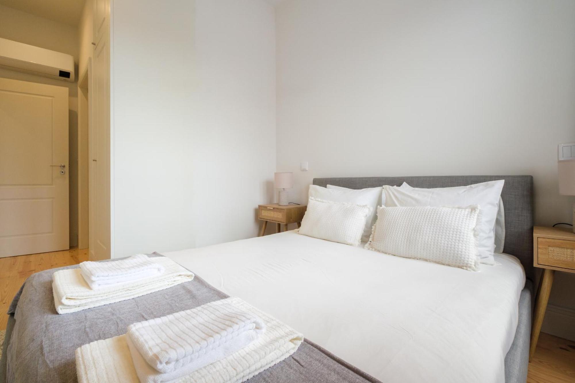 Art Deco 32 Luxury 2br Downtown Metro Ac * Oporto